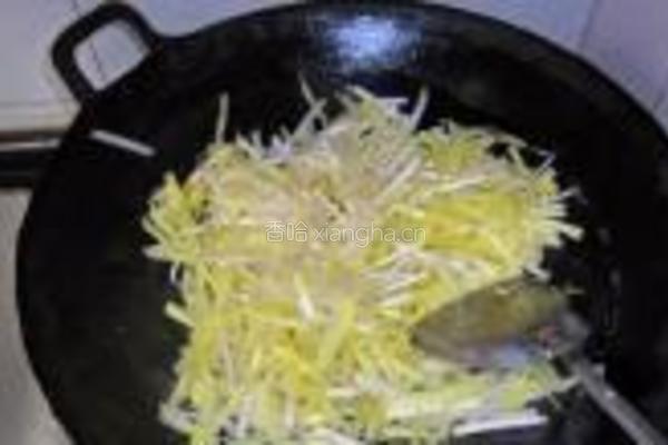 韭黄炒鸡蛋的做法图解5
