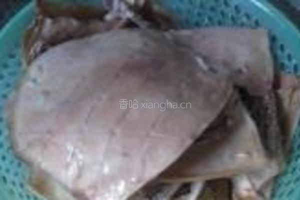 鱿鱼烧五花肉的做法图解1