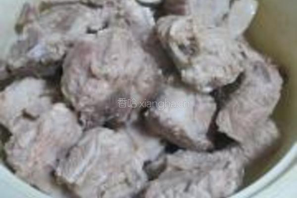 鹌鹑蛋烧排骨的做法图解2