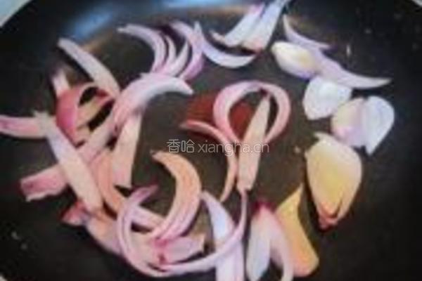 杂蔬炒肥肠的做法图解3