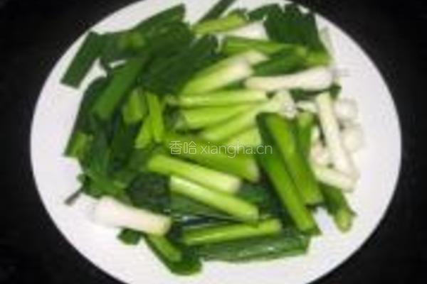 蒜苗红烧肉的做法图解1