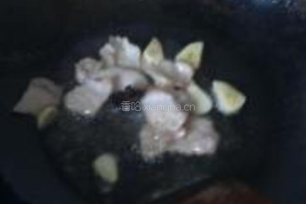 五花肉炖芸豆的做法图解3
