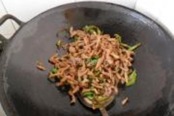 青椒炒鸭肠的做法图解4
