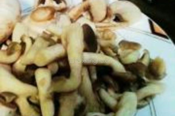 青菜菌菇牛筋汤面的做法图解6
