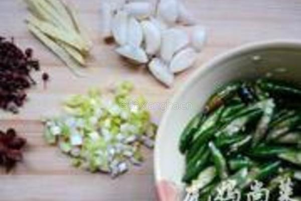 毛豆辣子鸡的做法图解2