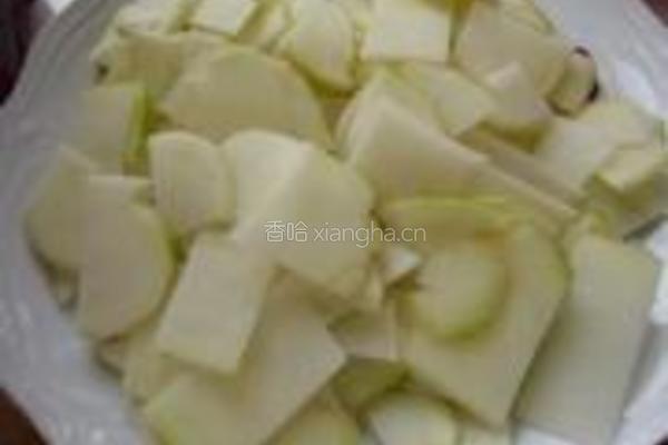 紫甘蓝炒土豆片的做法图解2