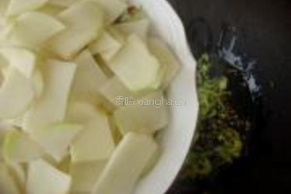 紫甘蓝炒土豆片的做法图解4