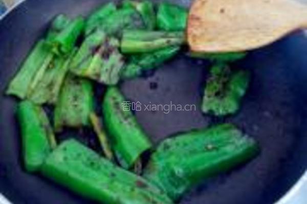 虎皮尖椒的做法图解3