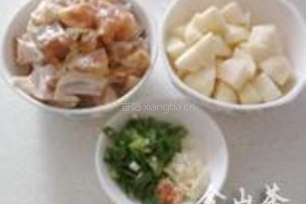 鸡块烧土豆的做法图解1