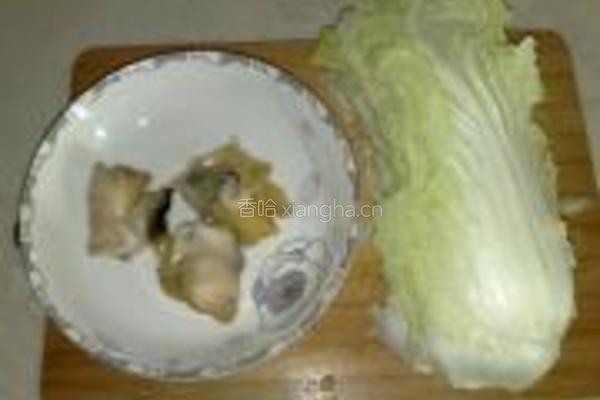 海螺炒白菜的做法图解1