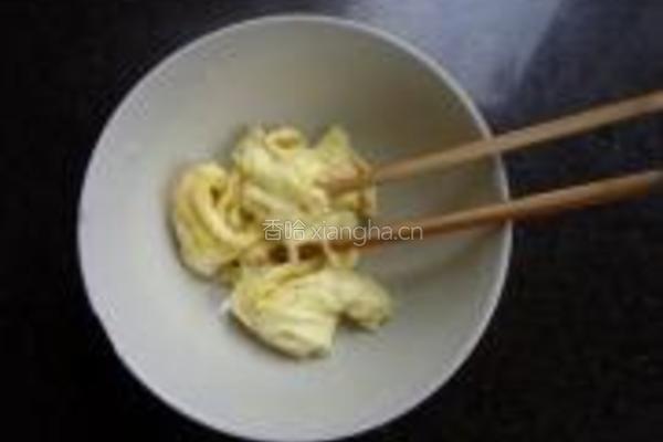 莴笋叶蛋炒饭的做法图解5