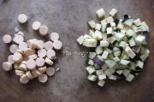 茄子鸡蛋火腿面的做法图解2