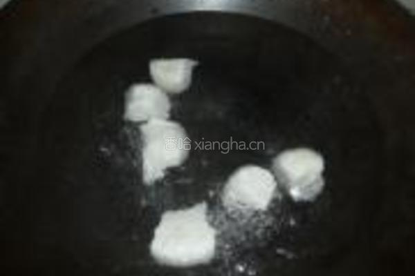鱼丸冻豆腐汤的做法图解2