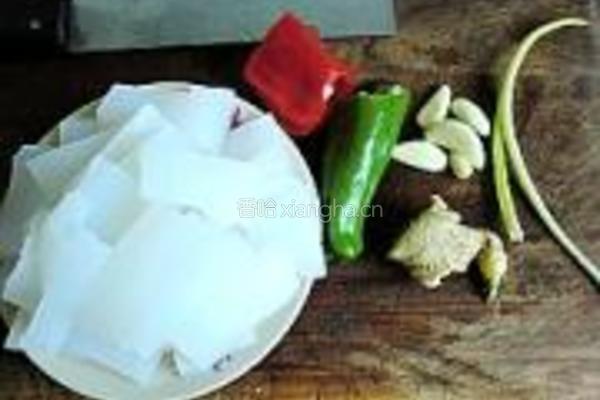 牛肉豆豉炒凉粉的做法图解1