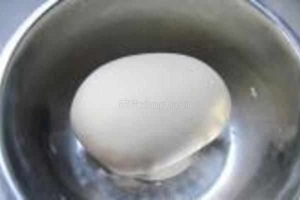 萝卜韭菜大肉水饺的做法图解1
