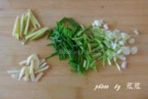 红烧肉丝鲈鱼的做法图解1