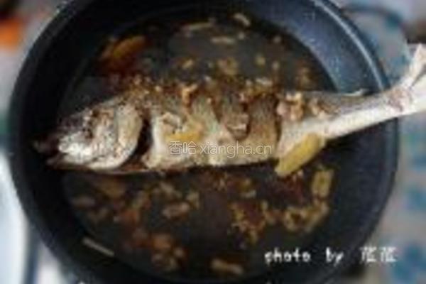 红烧肉丝鲈鱼的做法图解9
