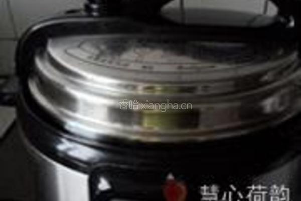 番茄藜麦酸黄瓜牛尾汤的做法图解11