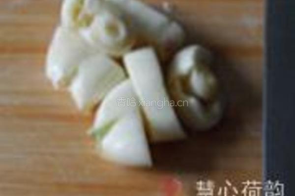 番茄藜麦酸黄瓜牛尾汤的做法图解2