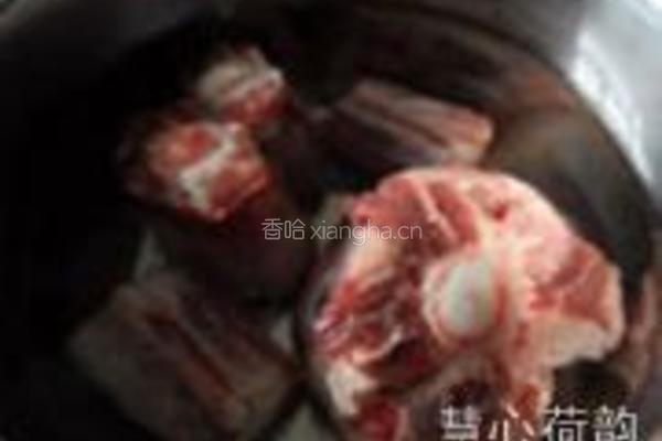 番茄藜麦酸黄瓜牛尾汤的做法图解5