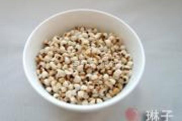 山药薏仁柿饼粥的做法图解2