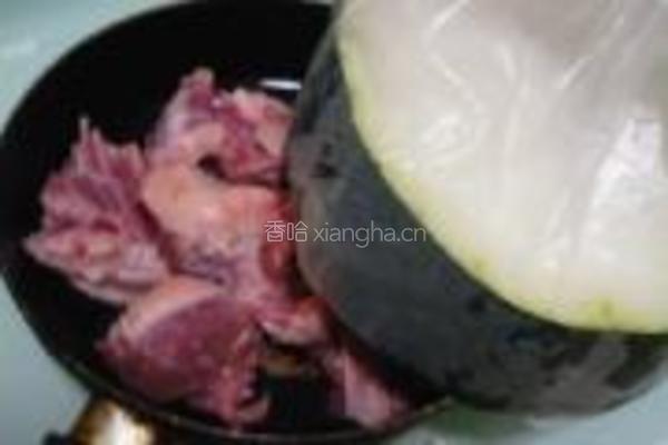 鹅肉烧冬瓜的做法图解2