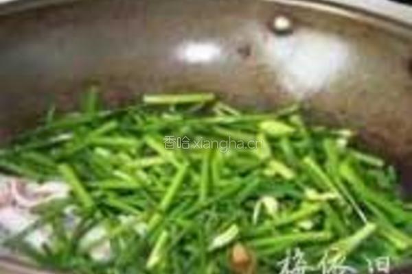 章鱼炒韭葶的做法图解8