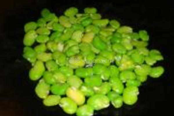 韭菜炒蚕豆米的做法图解4