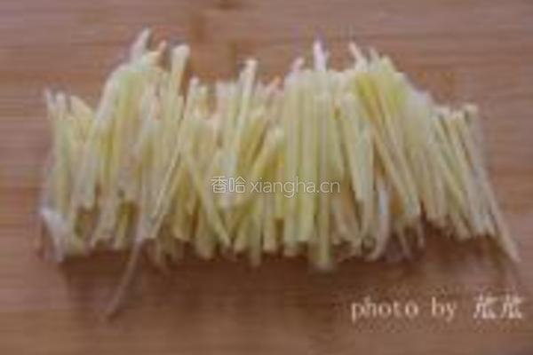 青椒土豆丝的做法图解1