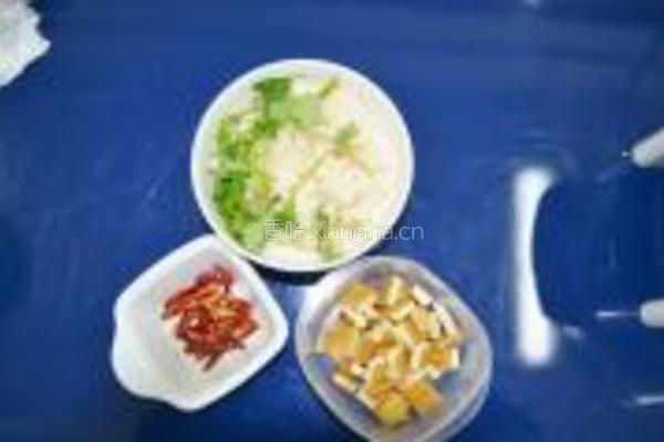 辣椒香干藕丁的做法图解1