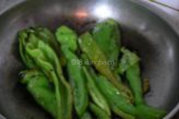 糖醋虎皮青椒的做法图解3