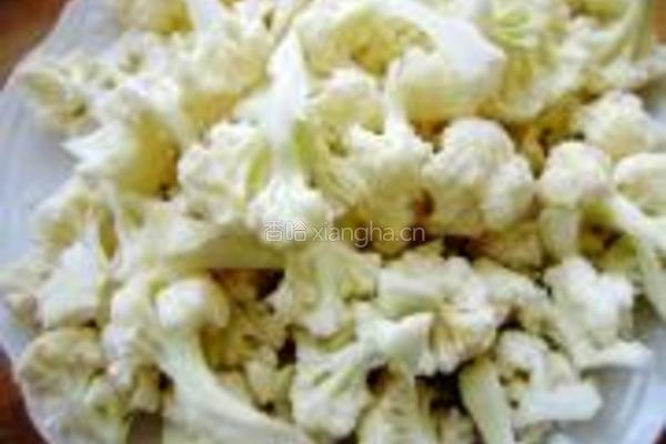 丝瓜烧菜花的做法图解1