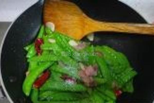蒜香培根荷兰豆的做法图解8