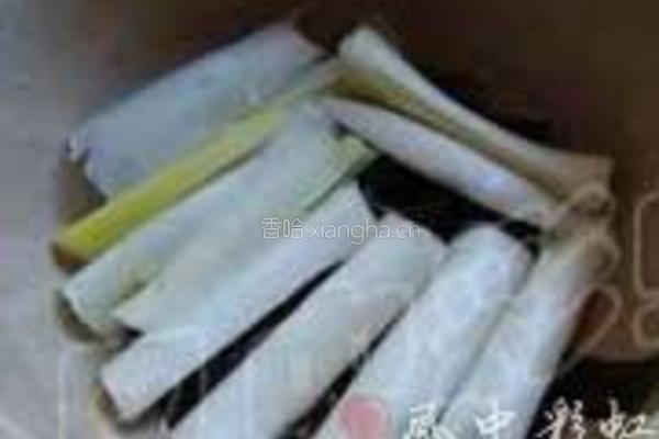 酥鲫鱼的做法图解3