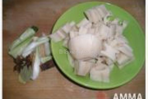 莲藕排骨汤的做法图解1