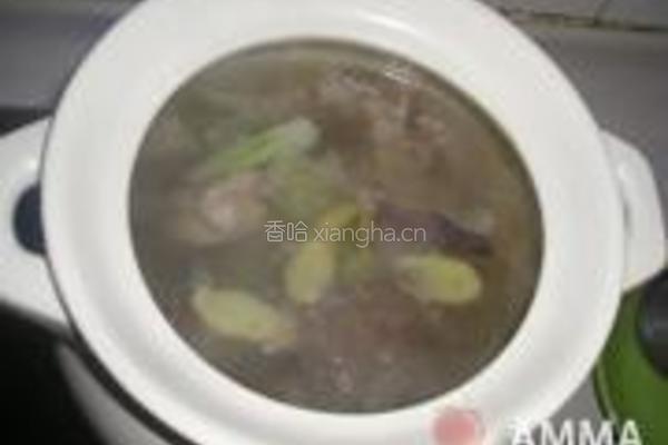 莲藕排骨汤的做法图解4