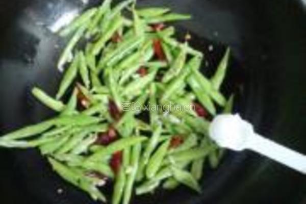 四季豆炒鸡蛋的做法图解8