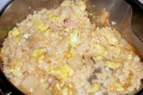 韩式泡菜金枪鱼炒饭的做法图解7