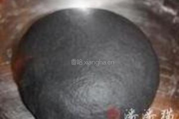 金枪鱼玉米竹炭餐包的做法图解5