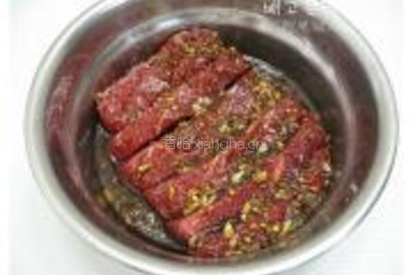 牛肉紫菜包饭的做法图解2