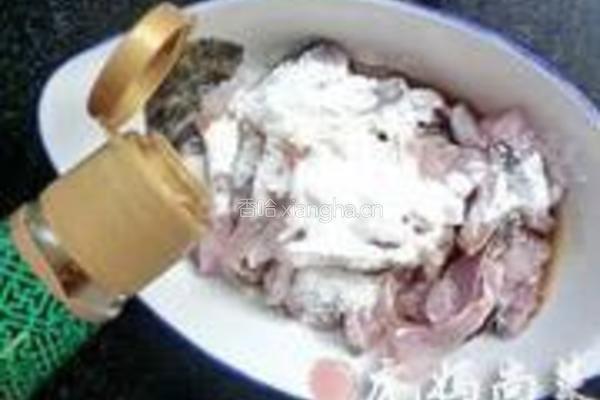 蒜香黑鱼柳的做法图解3
