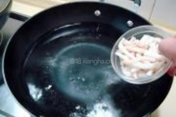韭菜炒鱿鱼的做法图解6