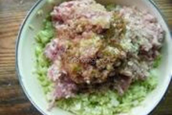 圆白菜肉紫菜水饺的做法图解5