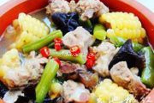 玉米豆角排骨煲的做法图解4