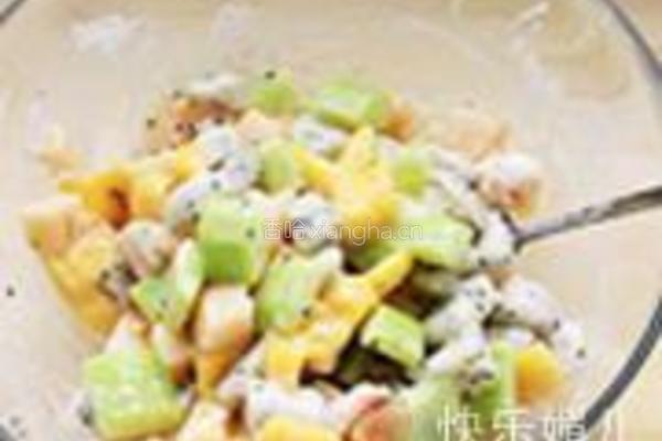 水果海鲜沙拉的做法图解9