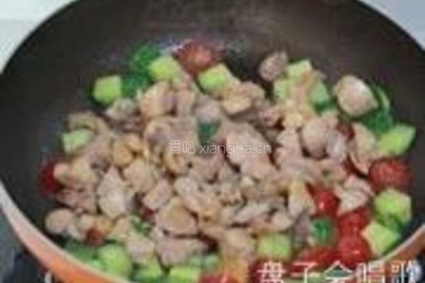 芒果三色鸡丁的做法图解7