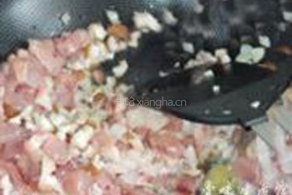 香菇鸡肉米线的做法图解3
