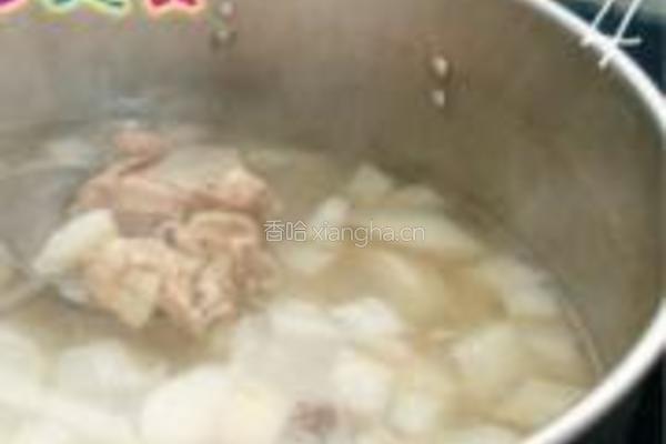 白萝卜煲猪骨汤的做法图解4