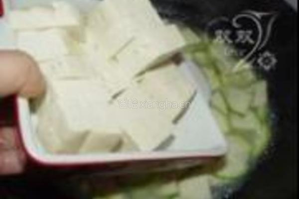 猪骨豆腐汤的做法图解3