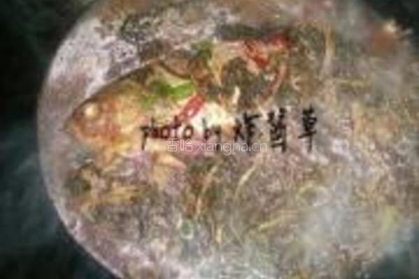 野菜干炖鲫鱼的做法图解7